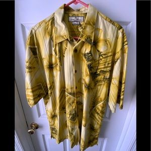 Tommy Bahama men’s Large vintage fit silk shirt